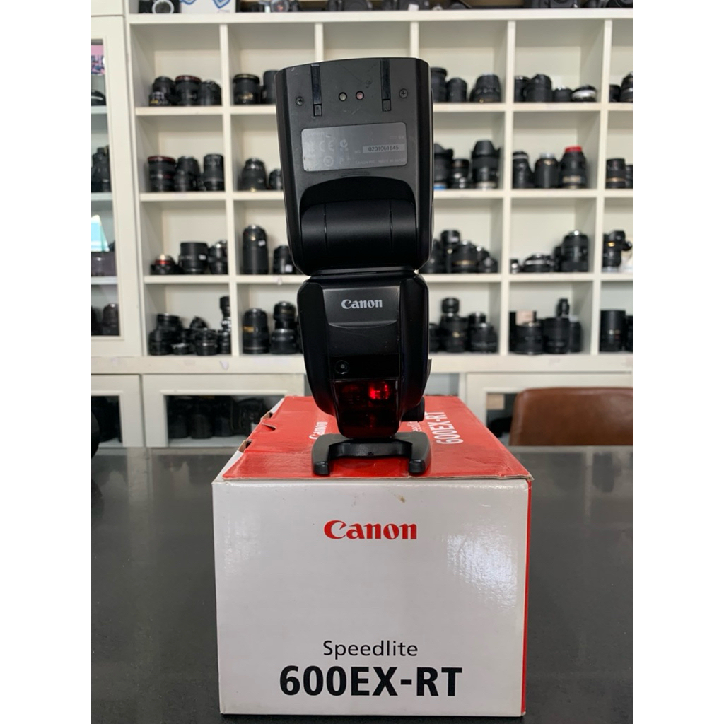 CANON Speed lite 600EX-RT.