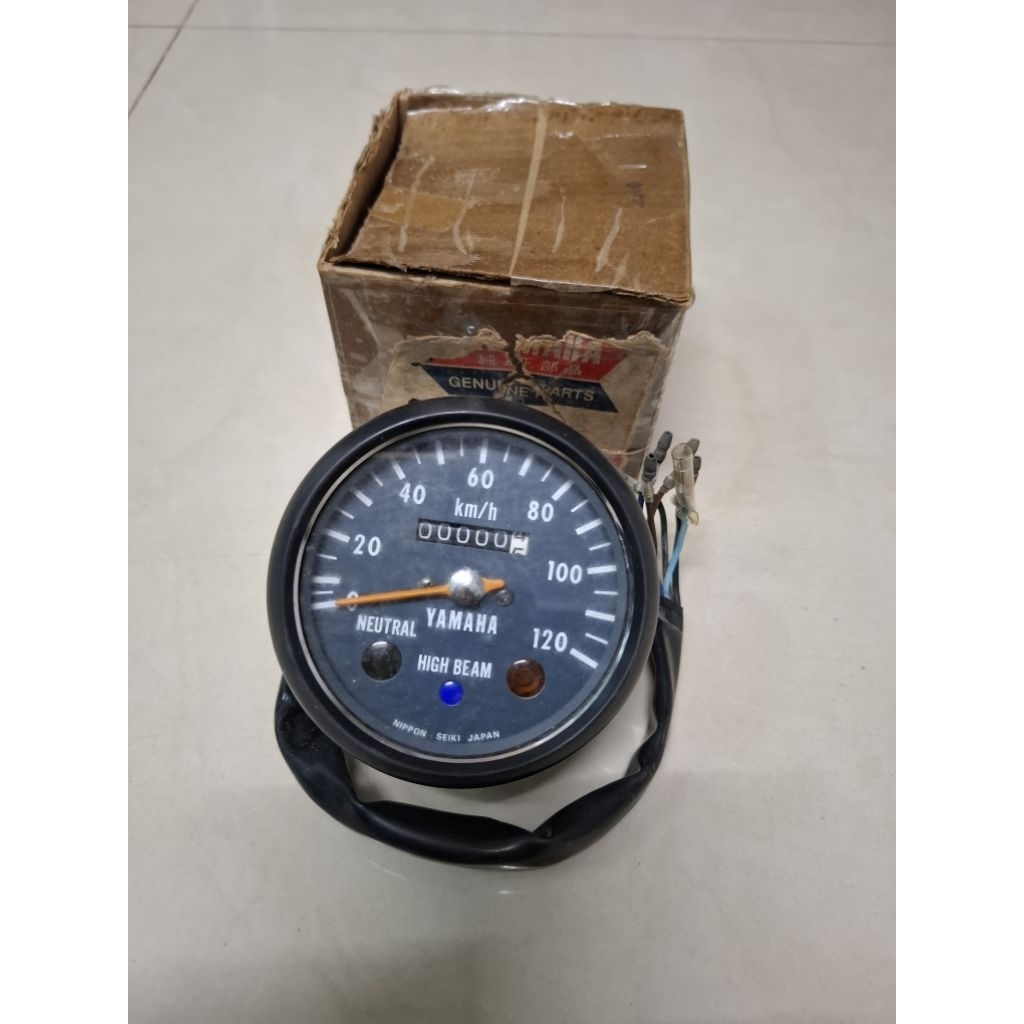 ชุดเรือนไมล์ Yamaha DT100A-DT100B-DT100C ของแท้ญี่ปุ่นใหม่เก่าเก็บสภาพสวยๆพร้อมใส่ใช้งาน