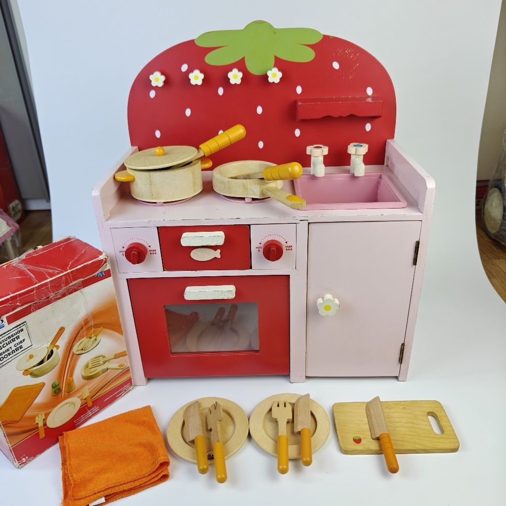 ครัวไม้ Mother Garden ครัวไม้สตอเบอรี่ ครัวสตอเบอรี่ มือสอง