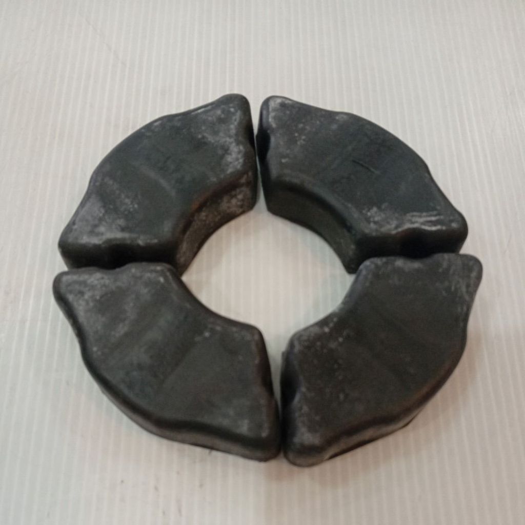 ยางกันกระชาก GTO-2,KAZE-112,125,CHEER,KSR,LEO,เก่า,ทีกชีโด,COSMO, ราคา ชุด ละ(สเตอร์หลัง 4รู) KAWASA