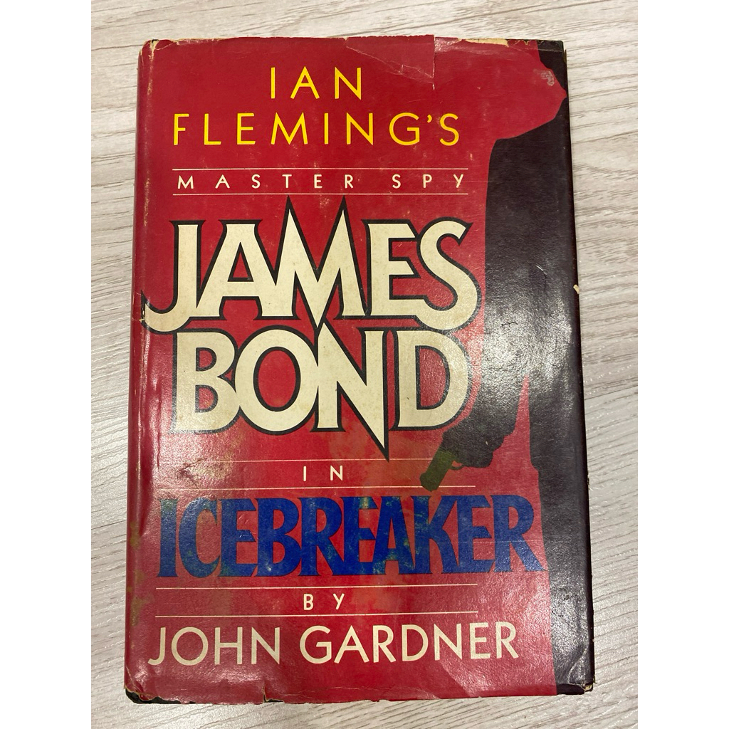 James Bond in icebreaker