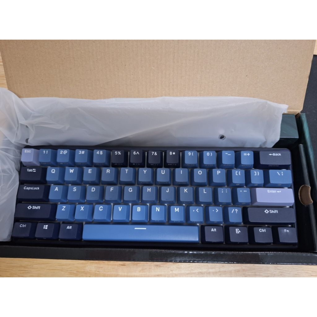 [มือสอง] Royal Kludge RK61 Plus Tri Mode Bluetooth Blue Switch (Key-EN) ไม่มีภาษาไทย