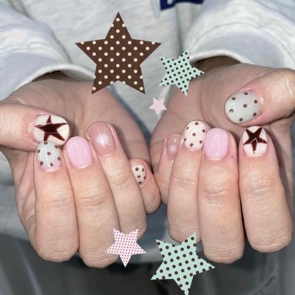nailgel polka dot ･*: •☆