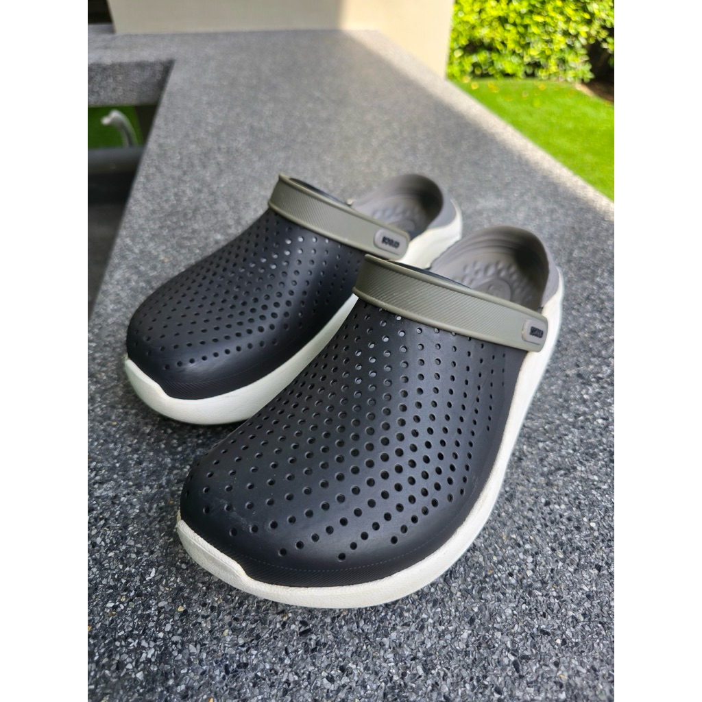 รองเท้า Crocs แท้ 100% M9 W11