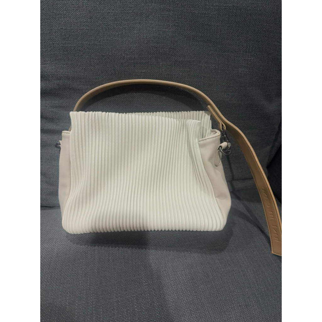 กระเป๋าทรงถัง just in case - มือสอง สภาพนางฟ้า