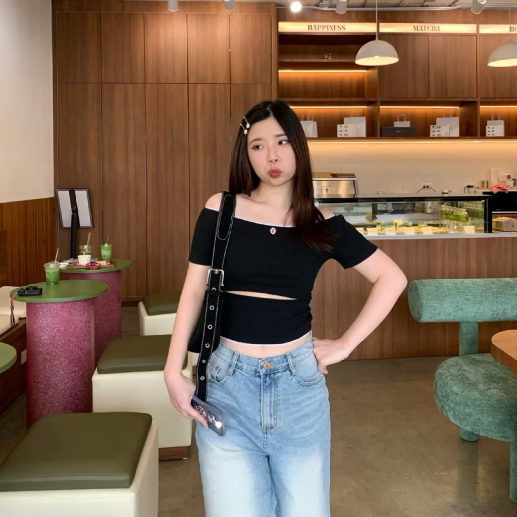 Used เสื้อปาดไหล่ orange baskets สีดำ