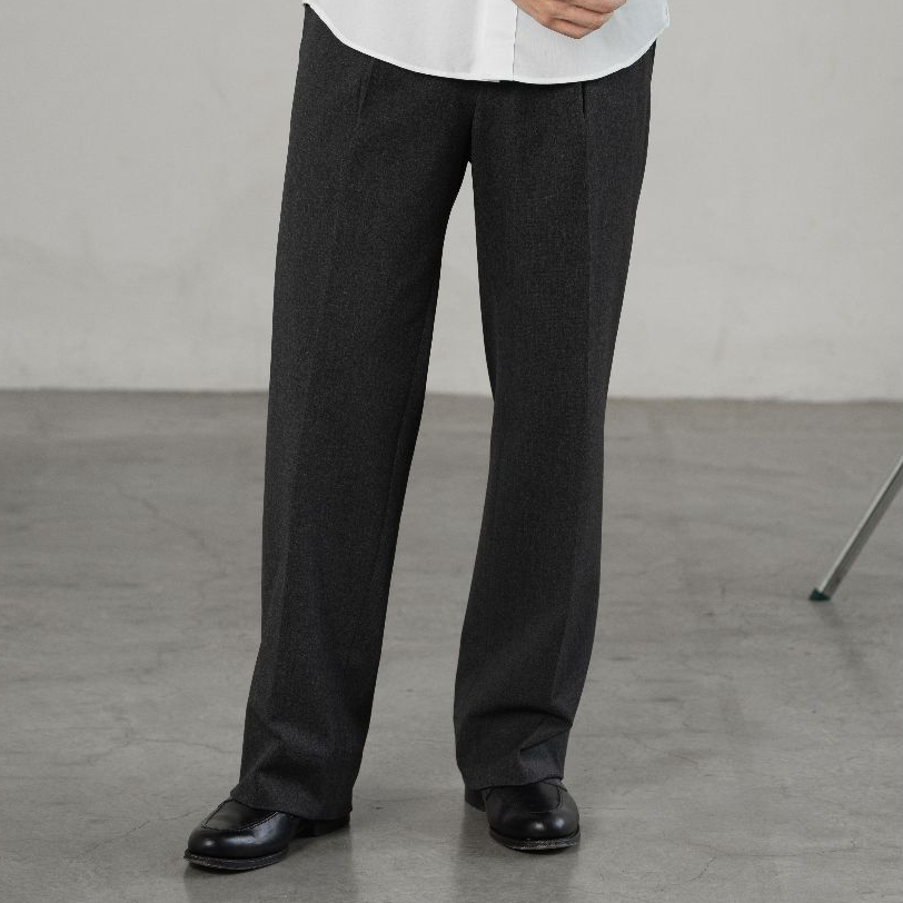 IOC Project - Essential Pleated Trouser