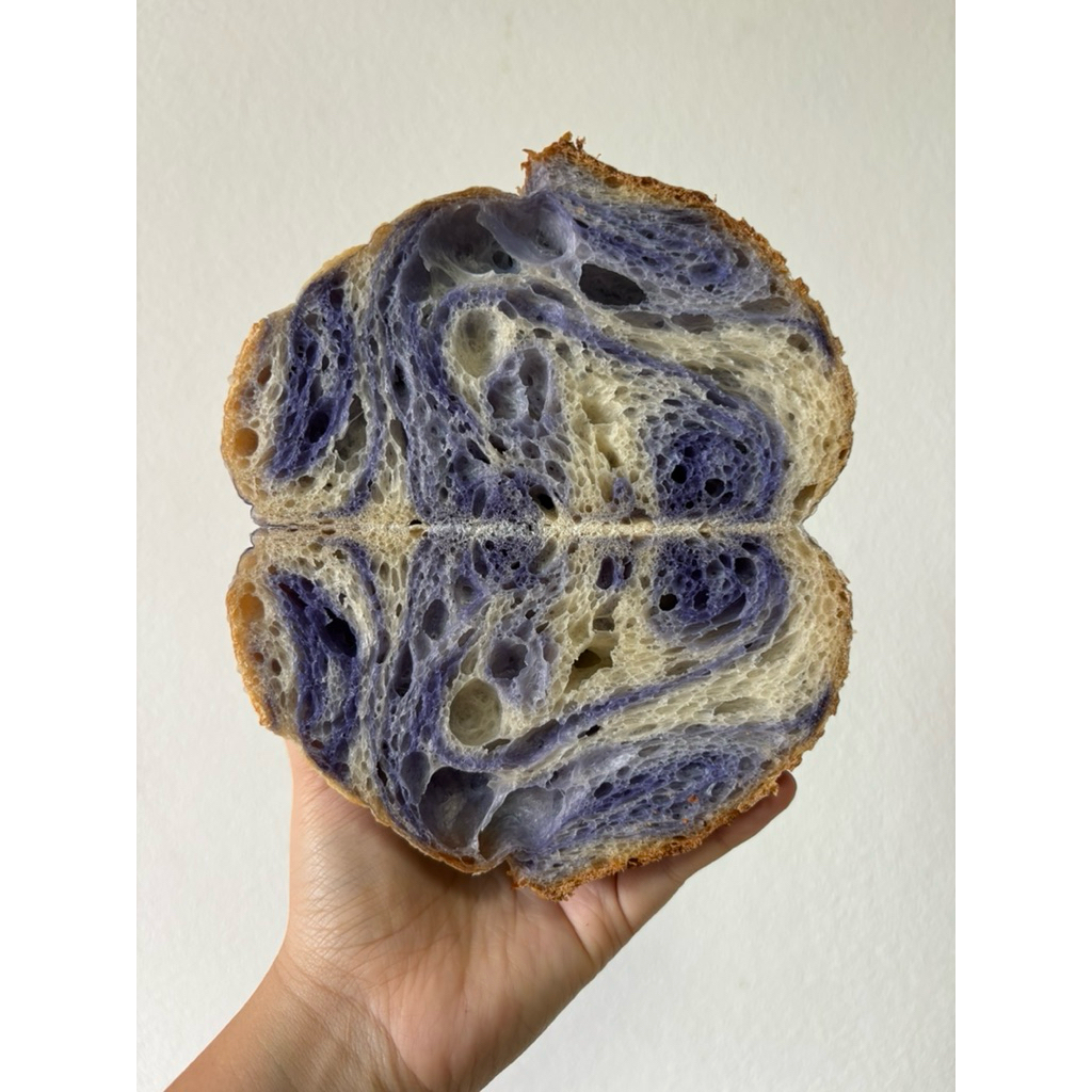 Sourdough Bread ขนมปังยีสต์ธรรมชาติ (ดอกอัญชัน)