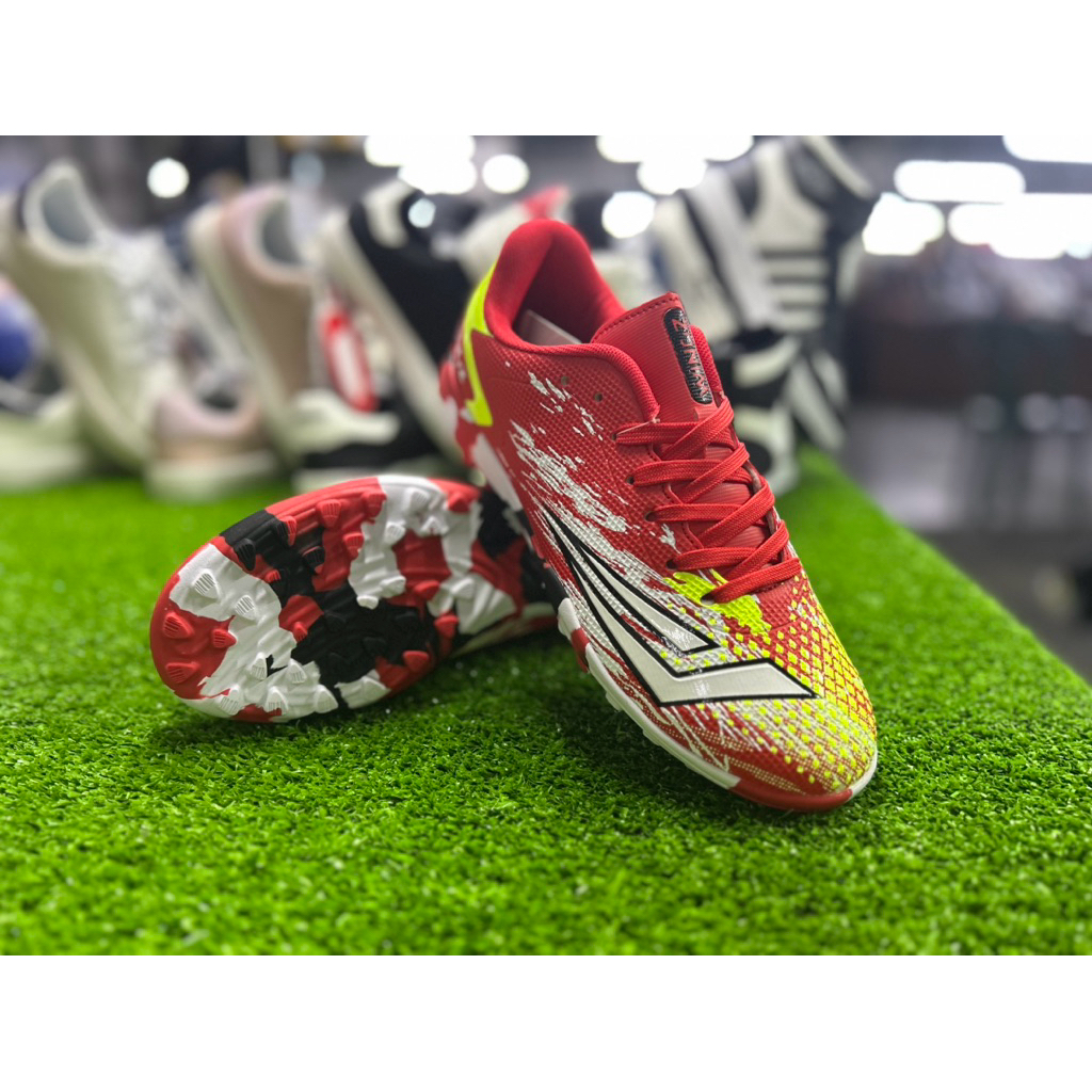 {รับประกันสินค้าของแท้100%} รองเท้าเตะฟุตบอล 100 ปุ่ม (TF) Wingz Model WZ3712 New Color สีแดง