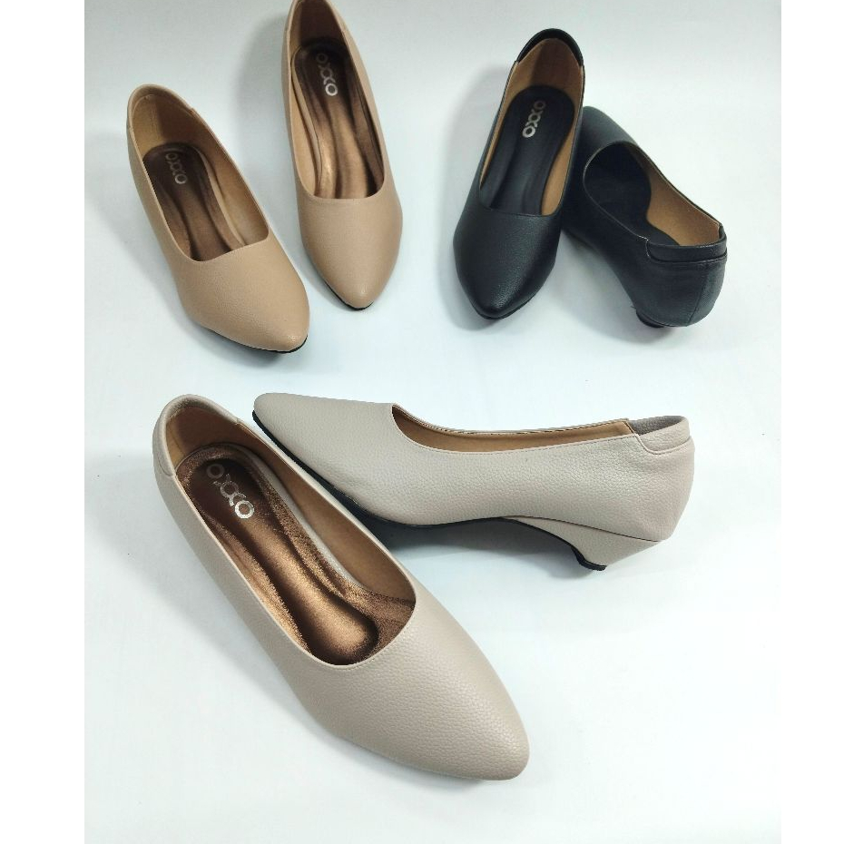 (No.3330) รองเท้าคัทชูแฟชั่น หัวแหลม หน้าเรียบ ส้นเตี้ย สูง 1 นิ้ว เบอร์ 36-41
