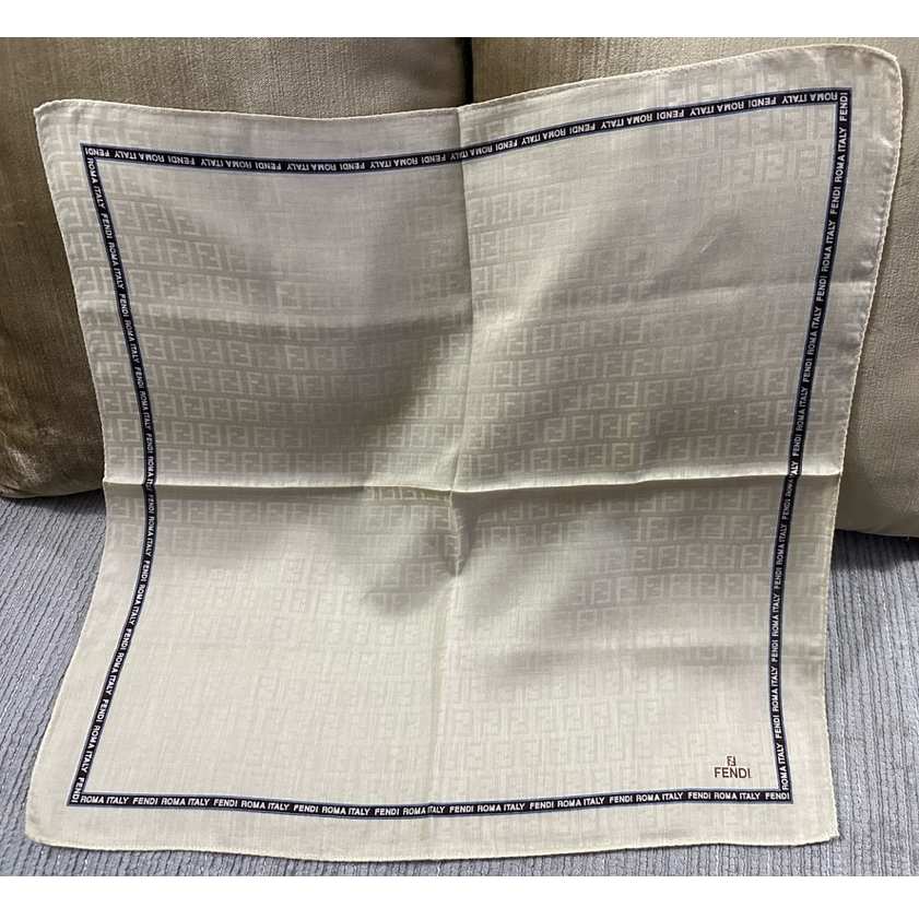 Fendi ผ้าเช็ดหน้า ผ้าพันคอมือสองของแท้
