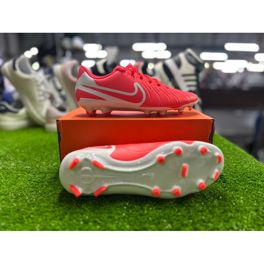 {รับประกันสินค้าของแท้100%} Nike Legend 10 Club FG/MG (hot lava/white) รองเท้าฟุตบอลสตั๊ด