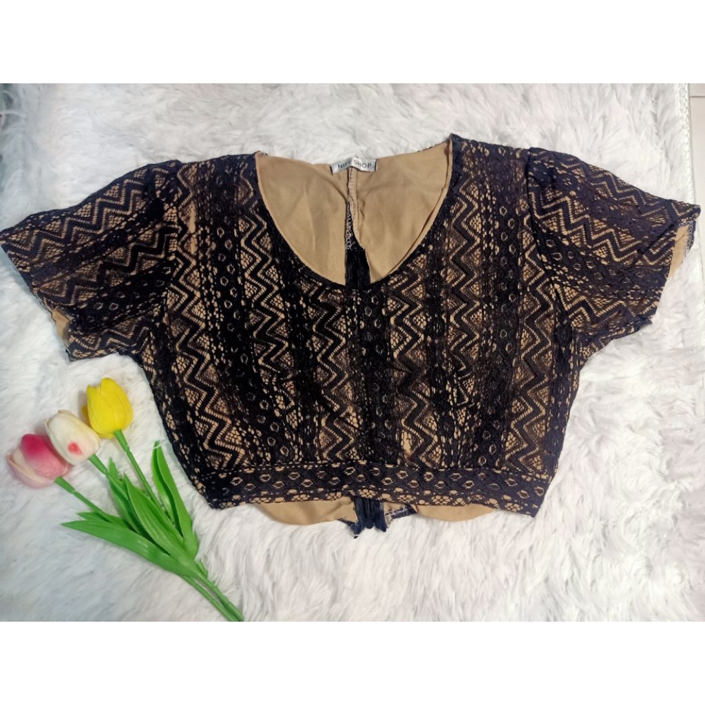 มือสอง✌👚เสื้อครอปแขนสั้น สีดำ มีซิปหลัง ป้ายNuyShop ไม่มีตำหนิ