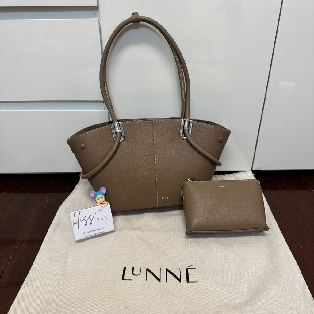 Lunne official – klara tote สี taupe🩶