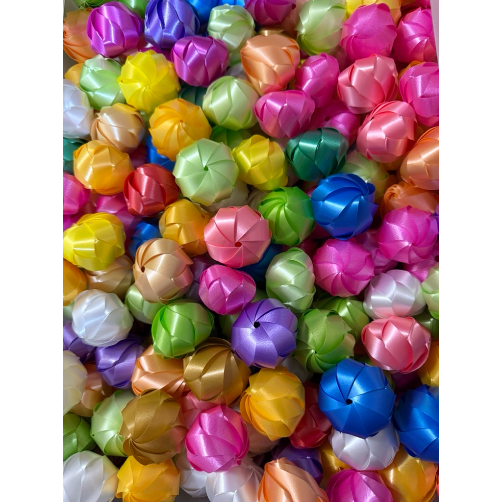 เหรียญโปรยทานพร้อมส่ง (100 ดอก) มะลิตูม ผลส้ม (ไม่มีเหรียญ)
