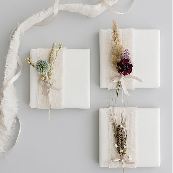 กระดาษห่อสไตล์ครีมนุ่ม ธรรมชาติ Cream Aesthetic Wrapping  &  Ribbon Minimalist Style