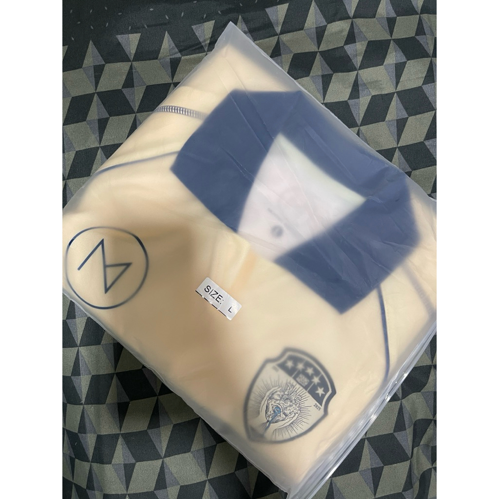 เสื้อวง Moving and cut 🖤ของใหม่