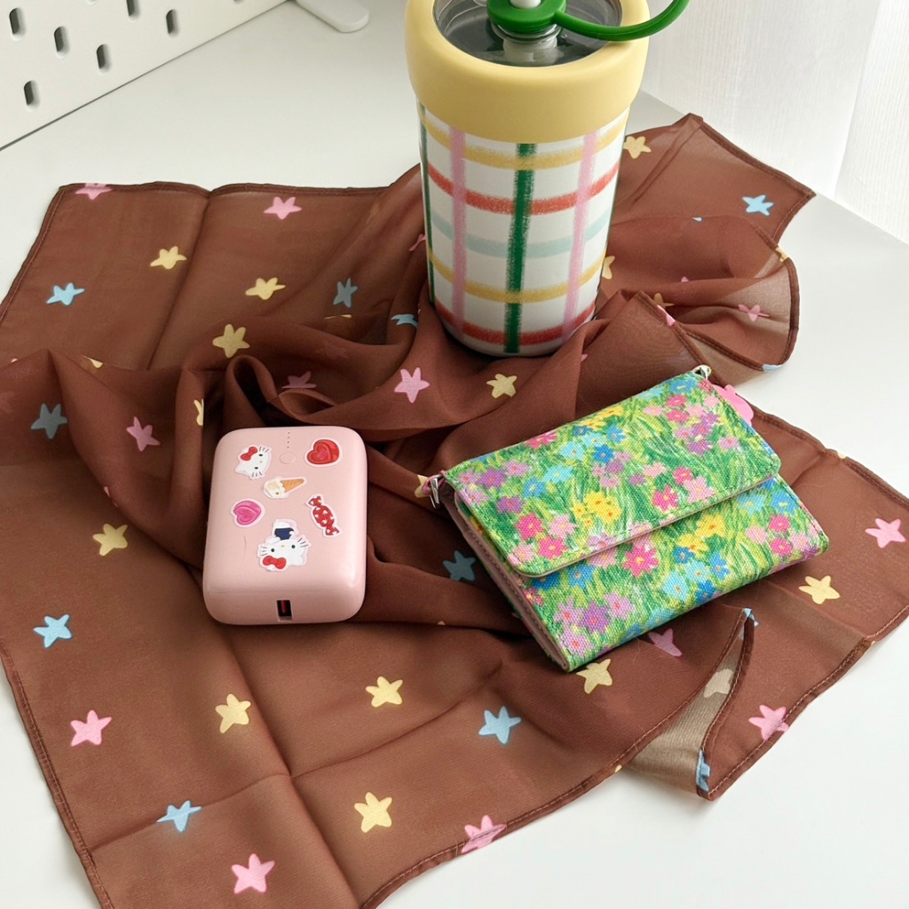 amuse.stuff-mini scarf flower ผ้าพันคอผืนเล็กอเนกประสงค์ลายดอกไม้🧣 (ขนาด50*50ซม)