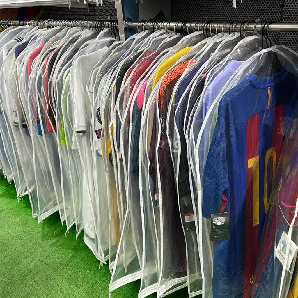 ถุงคลุมเสื้อแบบใส มีซิปด้านล่าง เสื้อโชว์/เสื้อสะสม กันฝุ่นกันน้ำ thumbnail 6