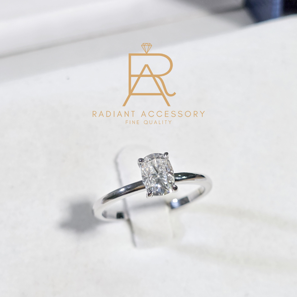 แหวนเงินแท้เม็ดชูฝังเพชร Moissanite 1 กะรัต Long cushion cut ชุบทองคำขาว
