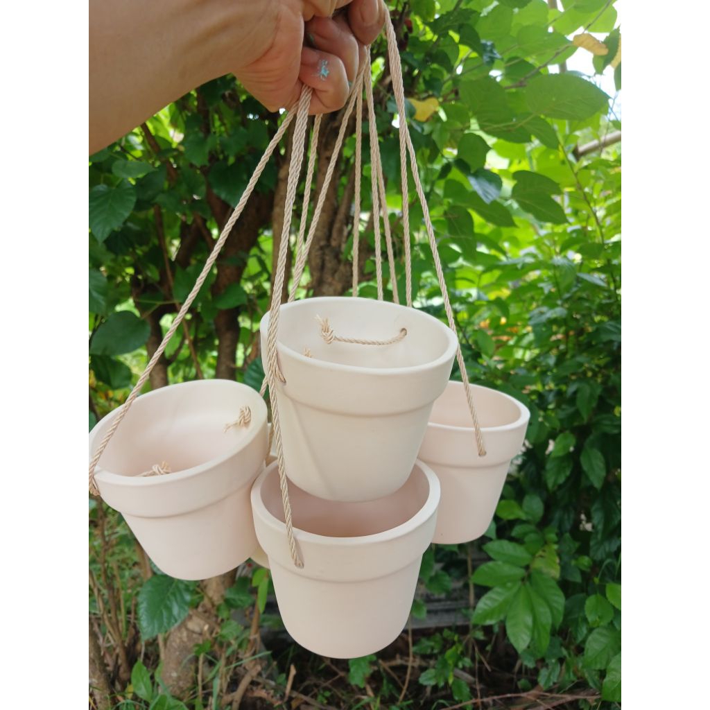 กระถางแขวนเซรามิคไม่ทำสี(5ใบ ราคา100 บาทค่ะ)