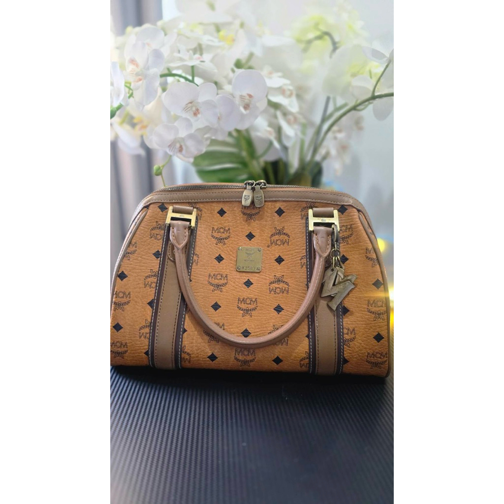 กระเป๋า MCM Cognac Visetos