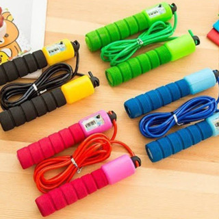 (รุ่นด้ามจับมียาง)เชือกกระโดด กระโดดเชือก สามารถนับจำนวนครั้…