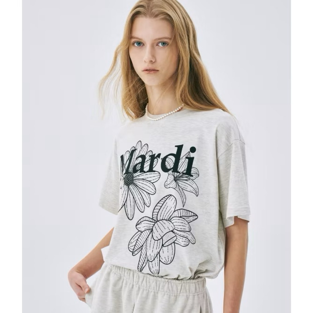 มือสอง ไม่มีตำหนิ [MARDI Mercredi] TSHIRT TRIPLE FLOWER สีครีมสกรีนดำค่ะ ของแท้ 100%