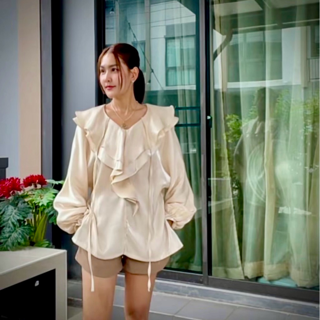 เสื้อเชิ้ตแขนยาว คอระบาย สองชั้น ป้าย Wiwi.Home