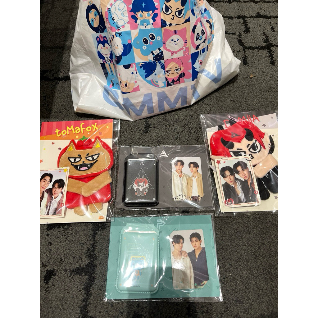 GMMTV Huggy bag, Magsafe เพิ่มพูน โดเมียร์ โทมะฟ้อกซ์ Permpoon Domiia Tomafox