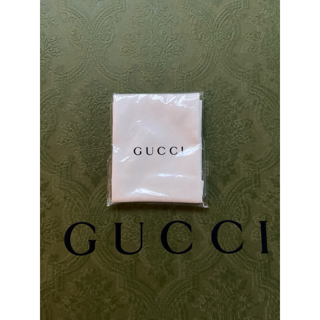 ผ้าเช็ดแว่นGucci แท้ 100% ยังไม่ผ่านการใช้งาน
