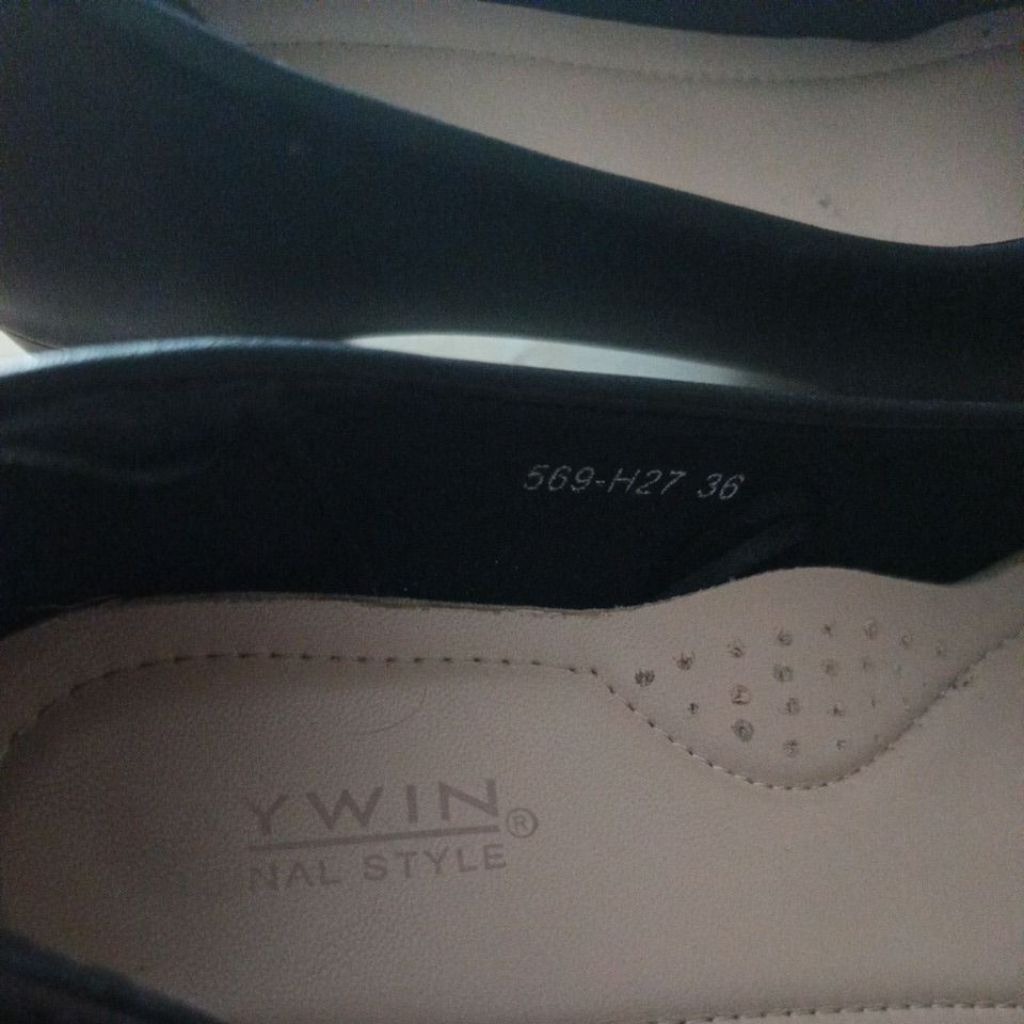 รองเท้าคัชชูTaywin ใ่ส่3ครั้ง ใหม่มาก Size36 ขายพร้อมกล่องและถุง