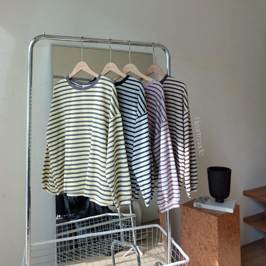 (C42) Tb T-Shirt 🦕🪄 (สินค้าพร้อมส่ง) เสื้อยืดคอกลมผ้าลายทางริ้วสีสลับขาว