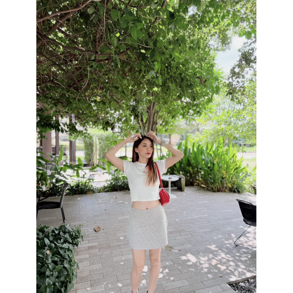 🔖 ป้าย เซ็ต atipa+anona story เสื้อครอปปัก atipa สีขาว +กระโปรงลายทางผ้ายีนส์ มีซับในอย่างดี 💗