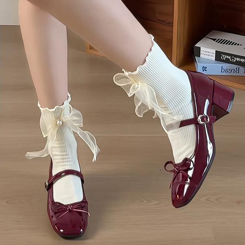 ShoesStudios เพิ่มความสวยงามด้วยรองเท้าแมรีเจนส้นหนาส้นกลางแบบผูกโบว์สายเดี่ยวสง่างามและเข้ากับทุกโอกาส