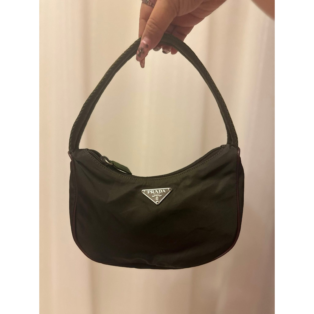 Prada hobo vintage หูผ้า มือสอง ขายแล้วค่ะ