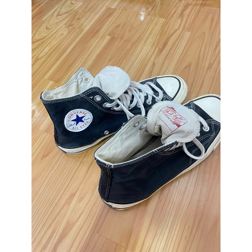 ส่งต่อรองเท้า converse แท้