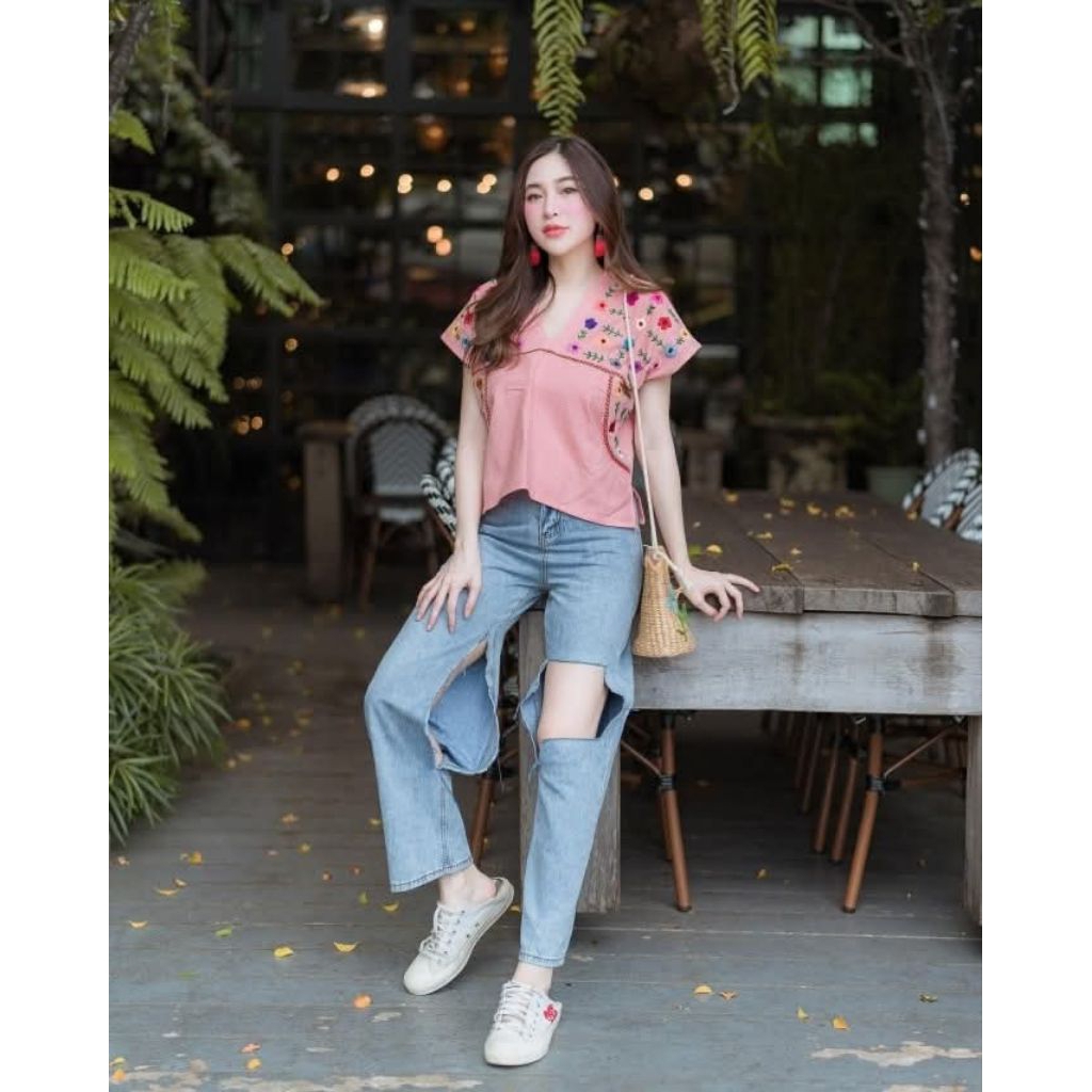 เสื้อผ้าฝ้ายงานปักมือ