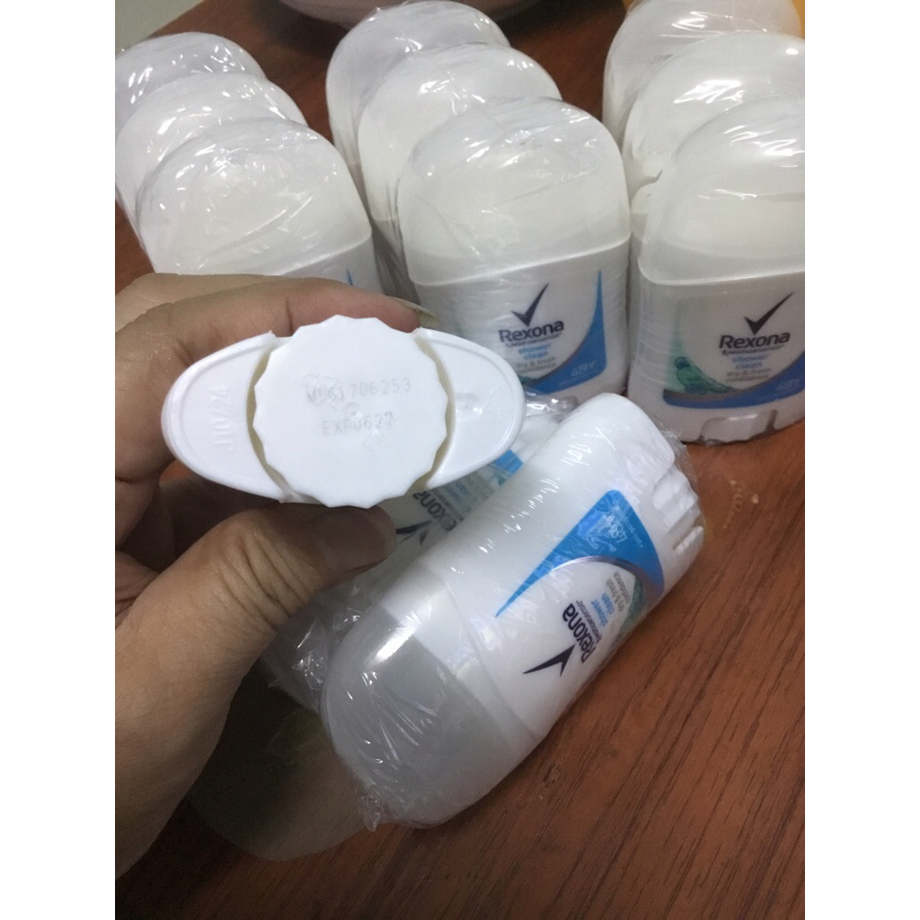 Rexona เรโซน่า สติ๊ก ระงับกลิ่นกาย รุ่นใหญ่ 20g (แพ็ค 3) ใต้แขนขาว ไม่ทิ้งคราบ