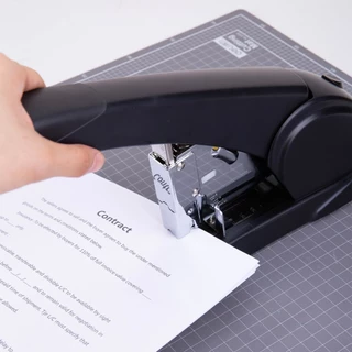 Deli เครื่องเย็บกระดาษ (คละสี 1) รุ่นประหยัดแรง 210 แผ่น อุปกรณ์สำนักงาน Heavy Duty Stapler