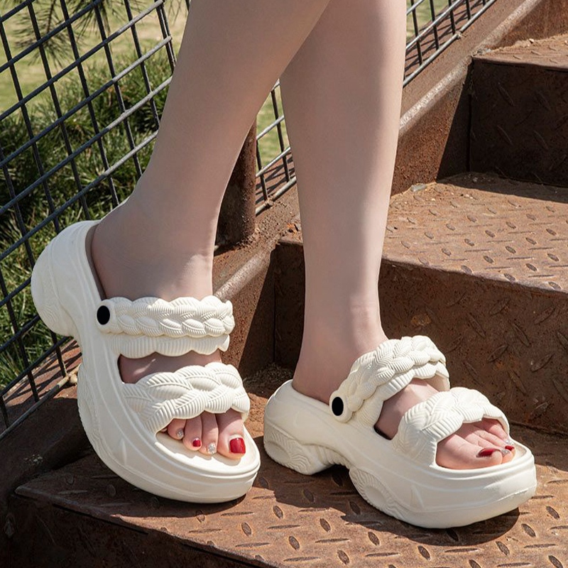 Luckkyshoes เก๋เวอร์ รองเท้าแตะแฟชั่น น้ำหนักเบา สวมใส่ได้สองแบบ สวยแบบมีสไตล์ ทนทาน ทำความสะอาดง่าย น้ำหนักเบามาก