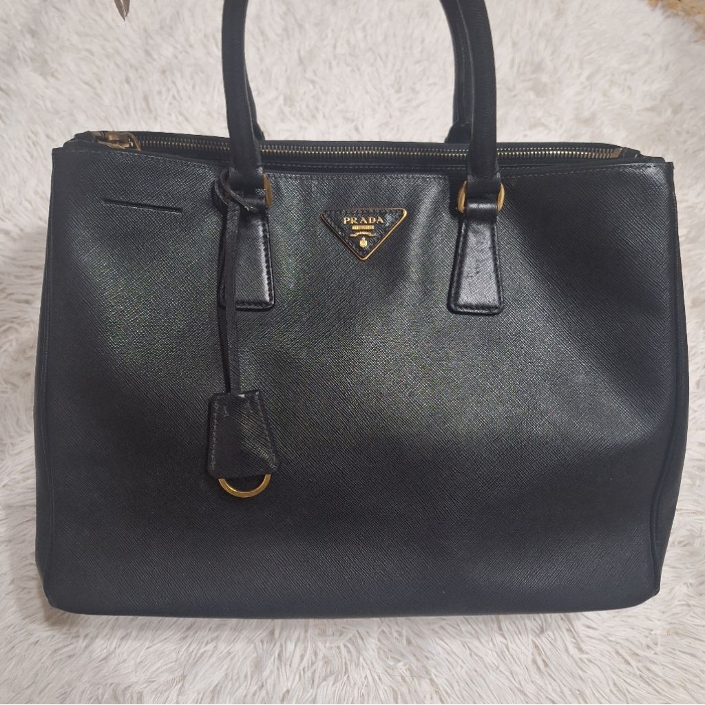 Prada Saffiano ของแท้มือสอง