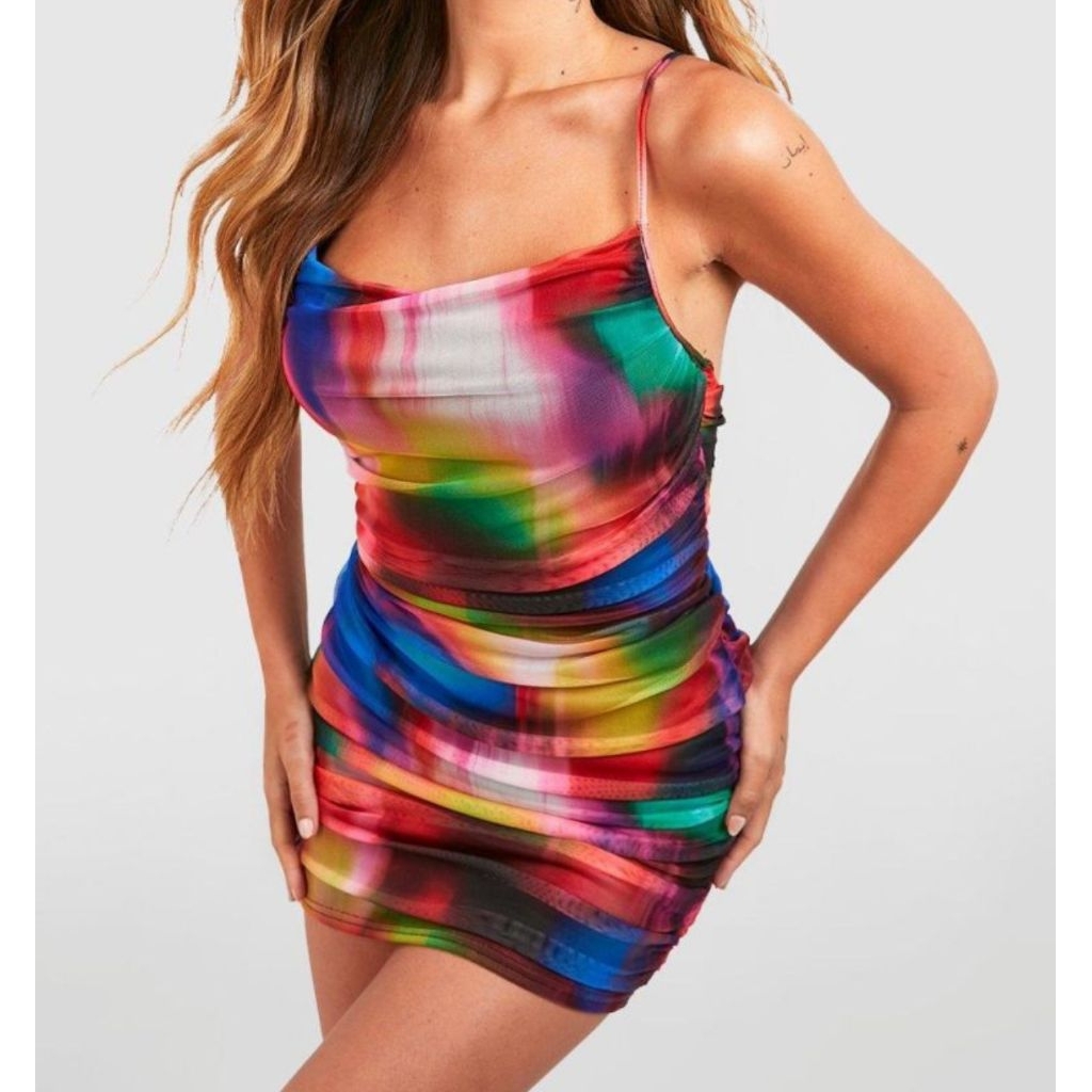 เดรสสายเดี่ยวเข้ารูป Boohoo