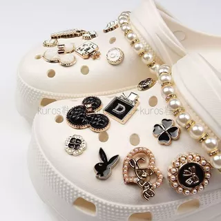 จัดส่งทันที 18 ชิ้น Double Chain c DIY Charm อุปกรณ์เสริมรองเท้า Black White Series