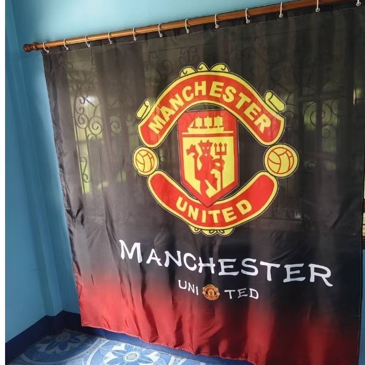 ม่านทีมฟุตบอล⚽️ม่านแมนยู🌏ม่านผ้าPVCนุ่มลื่น180×180cm.แถมห่วงคล้องราว🏡กันน้ำ กันแสง ไม่มีราว