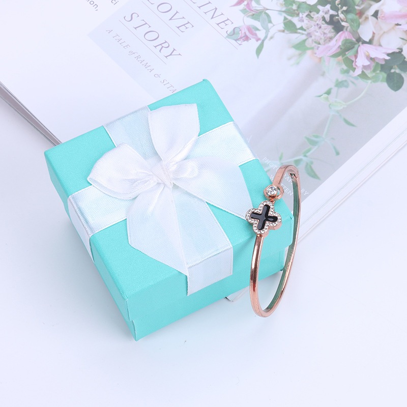 🍍🍍 PK 🍍🍍 กล่อง กล่องกระดาษ เครื่องประดับ ใส่แหวน ใส่สร้อย แบบติดโบว์ กล่องสี่เหลี่ยม  7.3*7.3*3.5 ซม - รูปที่ 4