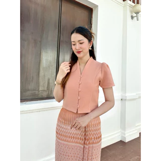 เสื้อคอวีปีน กระดุมหน้า อัดกาวทั้งตัว งานพรีเมี่ยมตัดติ้งเนี๊ยบ สวยมาก