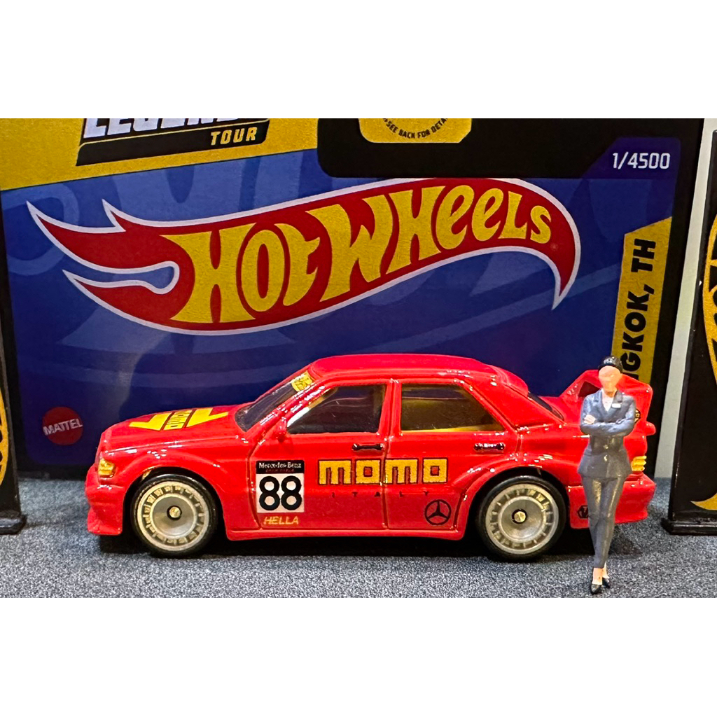 Hot Wheels 🔥 88 MOMO Mercedes Benz 190 E 2.5-16 Red Loose นอกแพ็ค รถเบนซ์คลาสสิค สีแดง