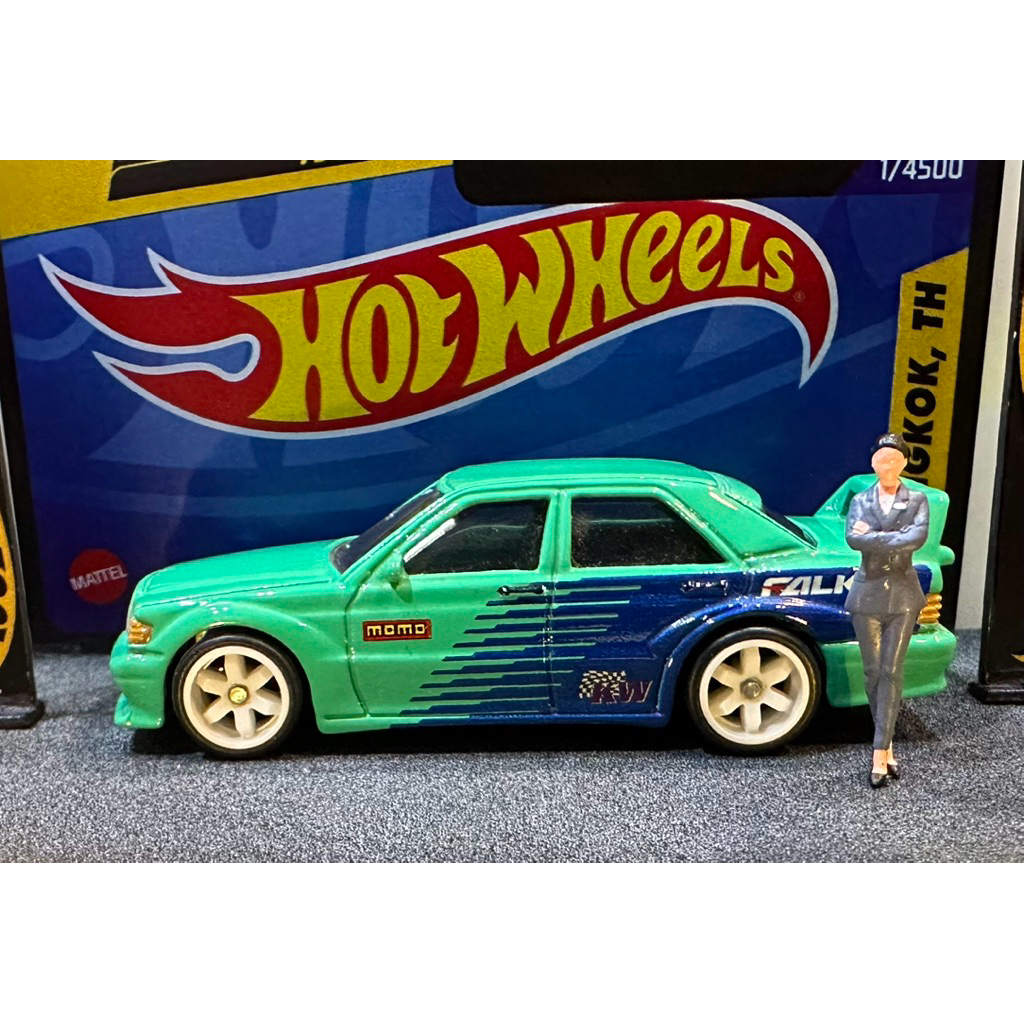 Hot Wheels 🔥 FALKEN MOMO Mercedes Benz 190 E 2.5-16 Green Loose นอกแพ็ค รถเบนซ์คลาสสิค สเขียว