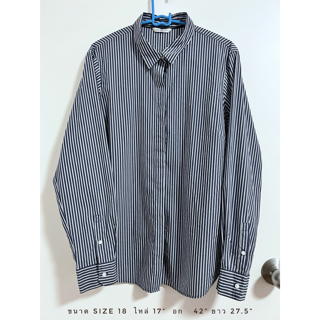เสื้อเชิ้ต ใส่ทำงาน ลายทาง แนวตั้ง ขาว/กรมท่า size 18 สำหรับสาวอวบ Mark and spencer
